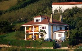 Ashram De La Peral